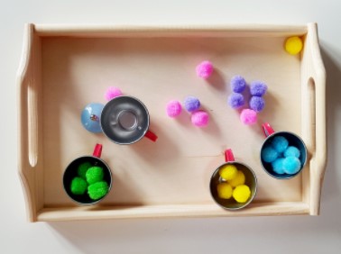 Montessori Drevený podnos malý lakovaný 25x20 cm