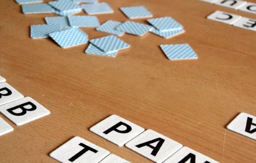 Alexander hra Písmenko k písmenku