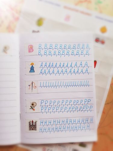 TROCHA INAK Abeceda - edukačné nálepky