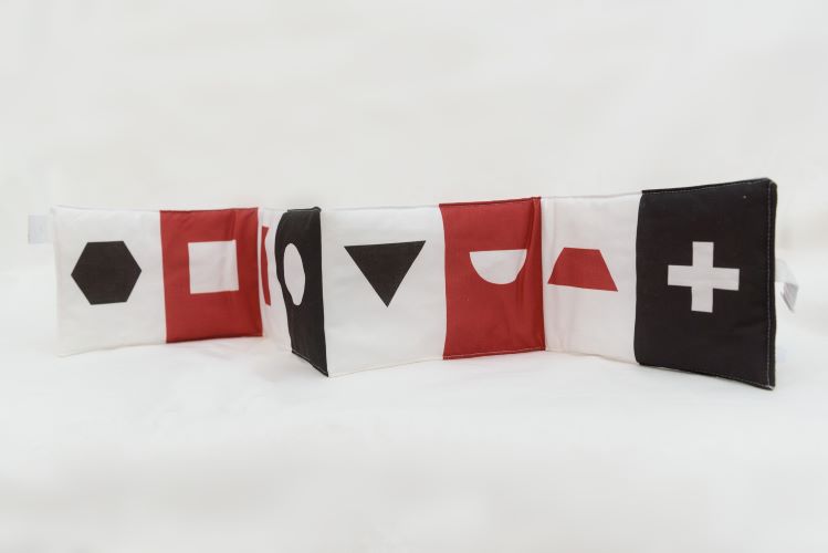 MyMoo Montessori textilné leporelo kontrastné červené