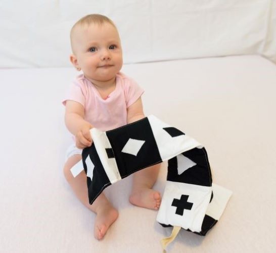 MyMoo Montessori textilné leporelo kontrastné čiernobiele