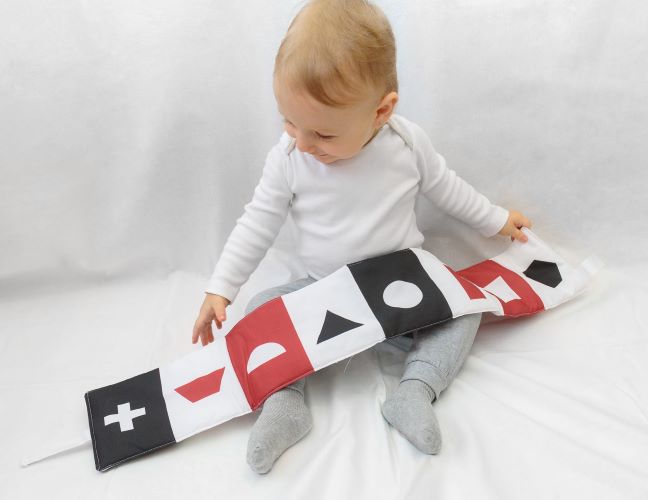 MyMoo Montessori textilné leporelo kontrastné červené