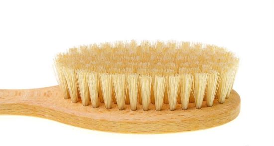 Detská masážna kefa s rúčkou do kúpeľa