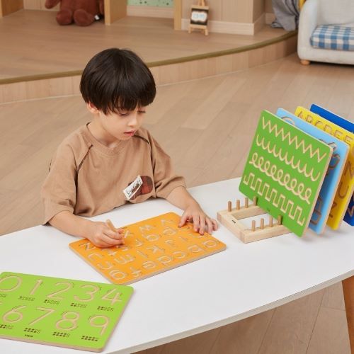 Viga Drevená grafomotorická tabuľka Malé písmená