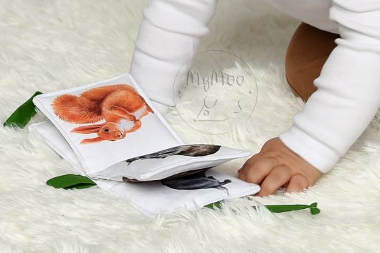 MyMoo Montessori textilná knižka Prechádzka lesom