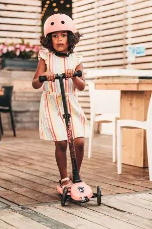 Scoot & Ride Detská kolobežka Highwaykick 3 LED peach