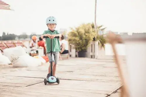 Scoot & Ride Detská kolobežka Highwaykick 3 LED blueberry