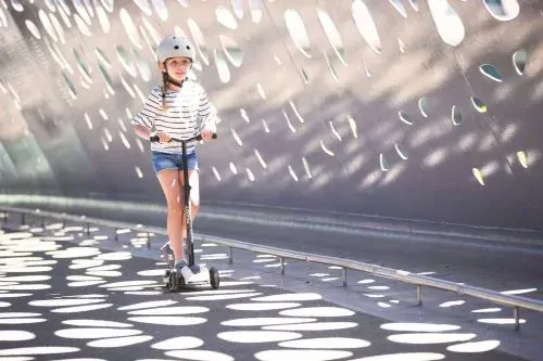 Scoot & Ride Detská kolobežka Highwaykick 5 LED ash